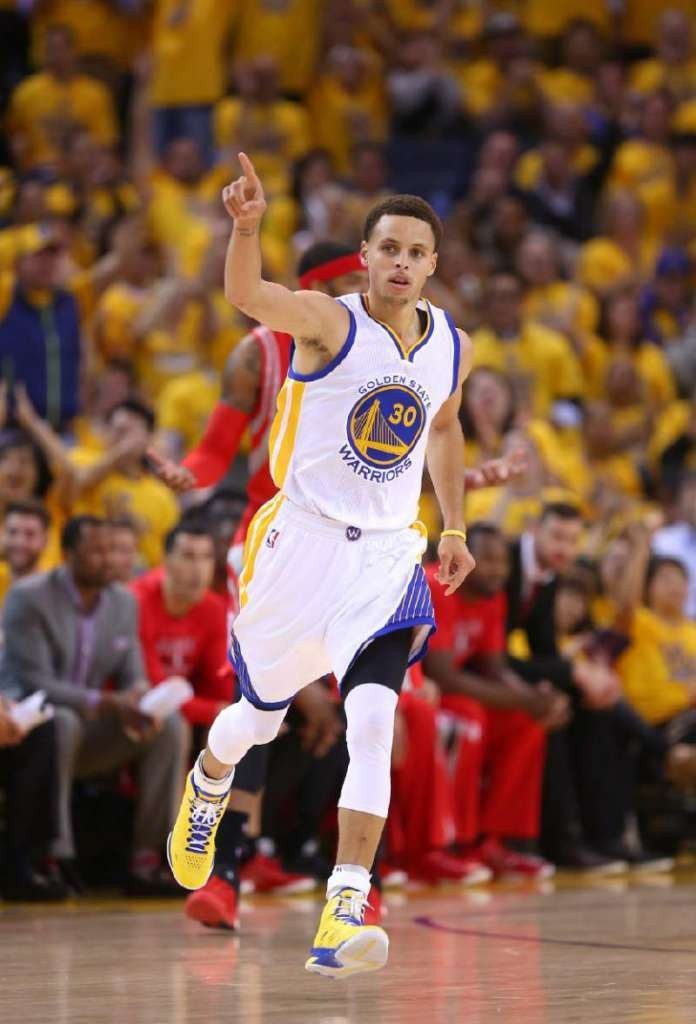 Stephen Curry returning game 3 or 4